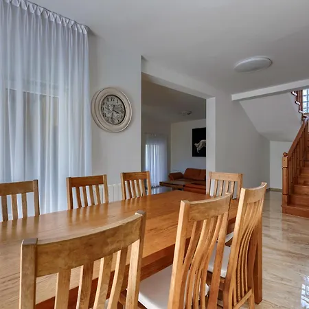 Dzana By Interhome Mednjan