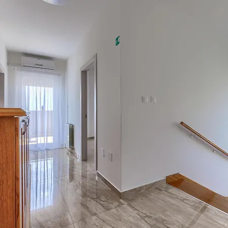 Dzana By Interhome * Mednjan