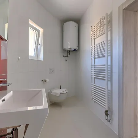 Dzana By Interhome