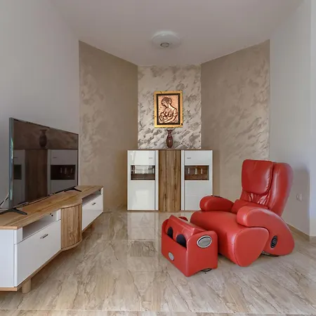 Dzana By Interhome *