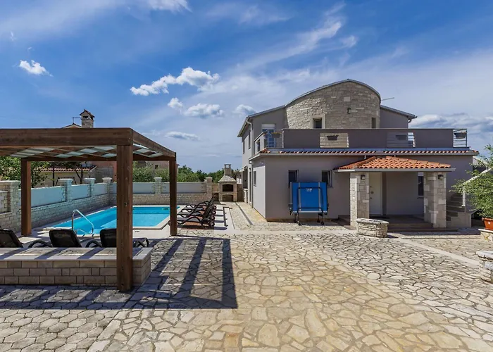 Dzana By Interhome