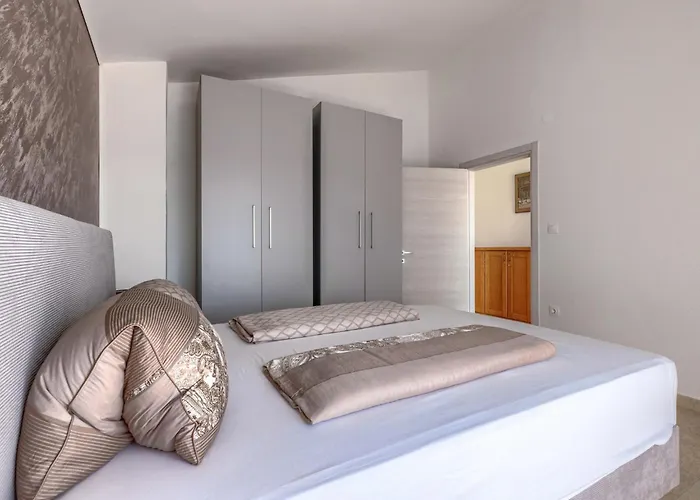 Villa Dzana By Interhome