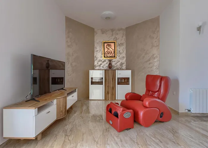 Dzana By Interhome *