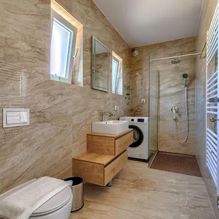 Dzana By Interhome *